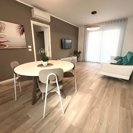 Sun Con Piscina - Piazza Brescia - Adria - Family * Lido di Jesolo