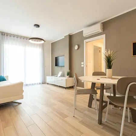 Sun Con Piscina - Piazza Brescia - Adria - Family * Lido di Jesolo