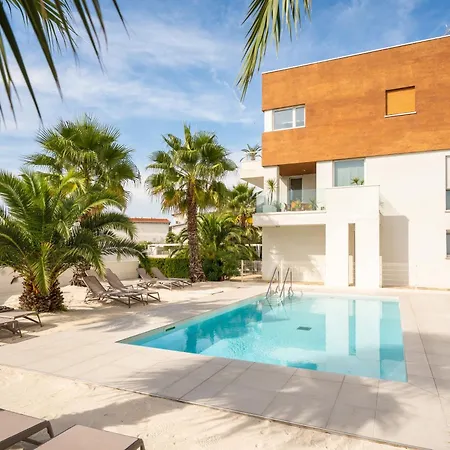 Sun Con Piscina - Piazza Brescia - Adria - Family Apartmán