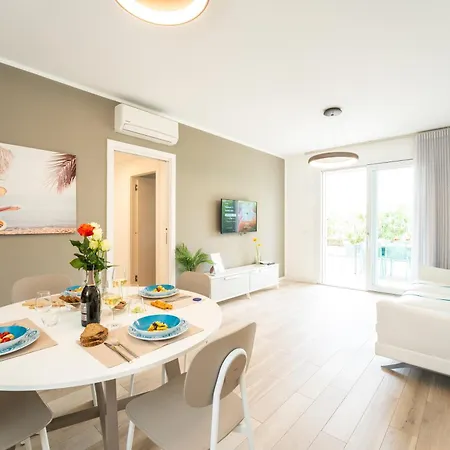 Sun Con Piscina - Piazza Brescia - Adria - Family Apartmán Lido di Jesolo